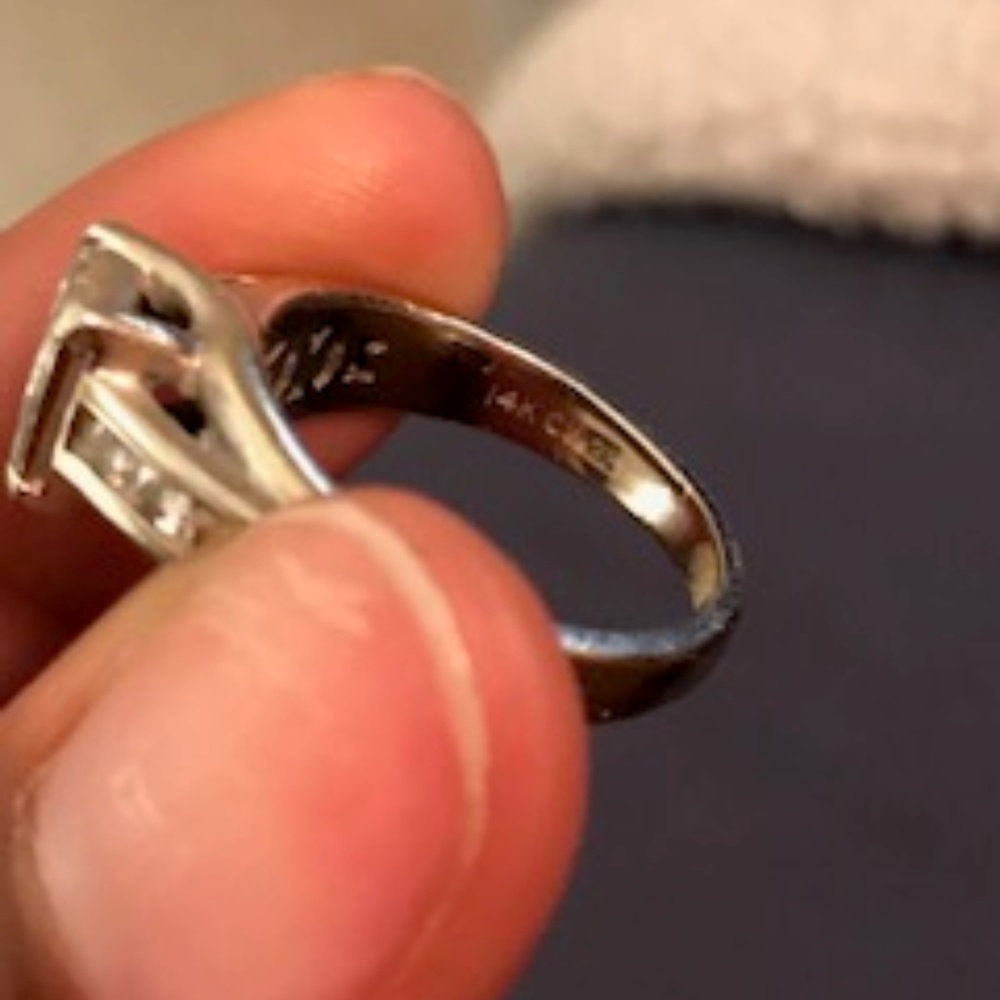 Ring - Picture 3 of 3